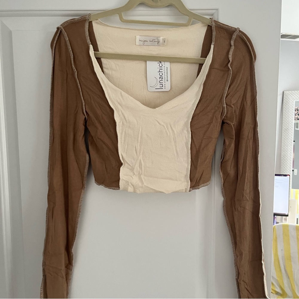 Long sleeved crop top